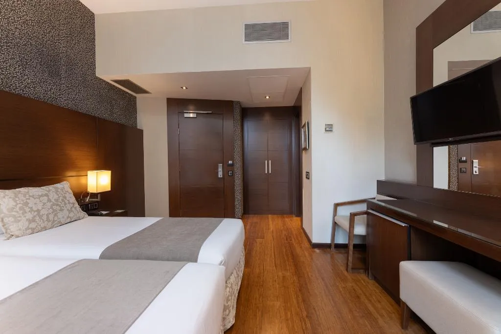 DOUBLE STANDARD Room, Barcelona Hotel Colonial, Barcelona