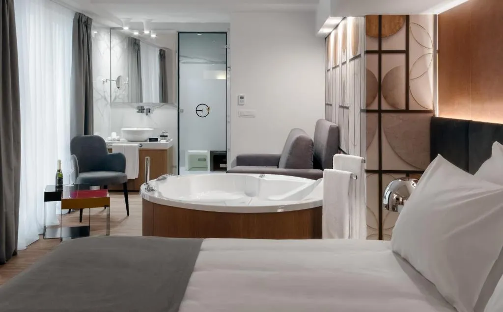 JUNIOR SUITE SUPERIOR Room, Elia Ermou Athens Hotel, Athens