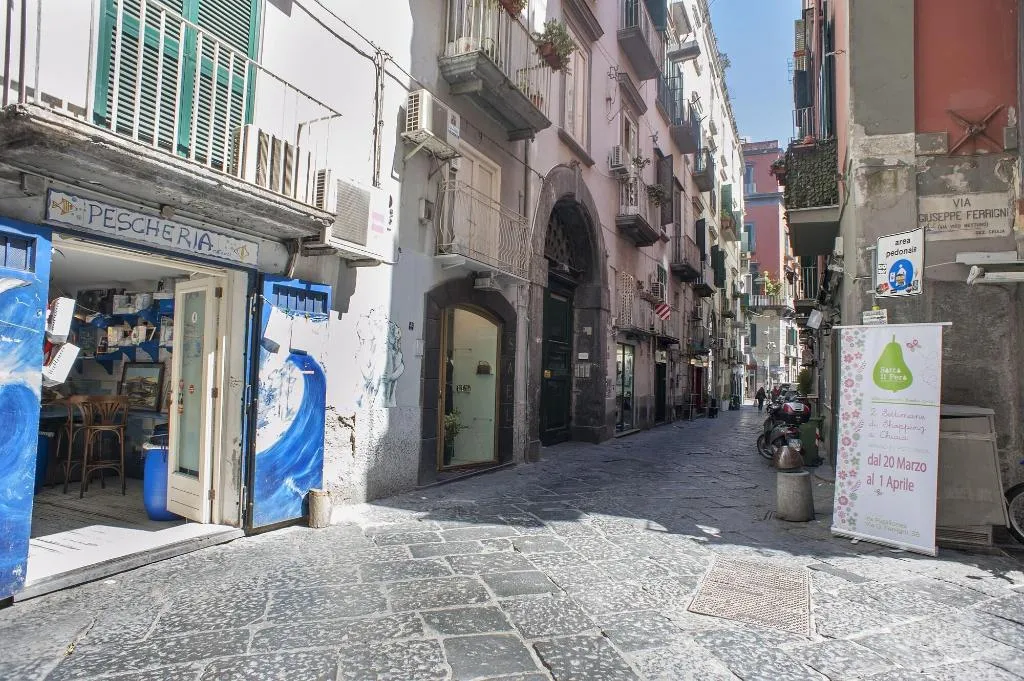 General view, Belledonne Suite & Gallery, Naples