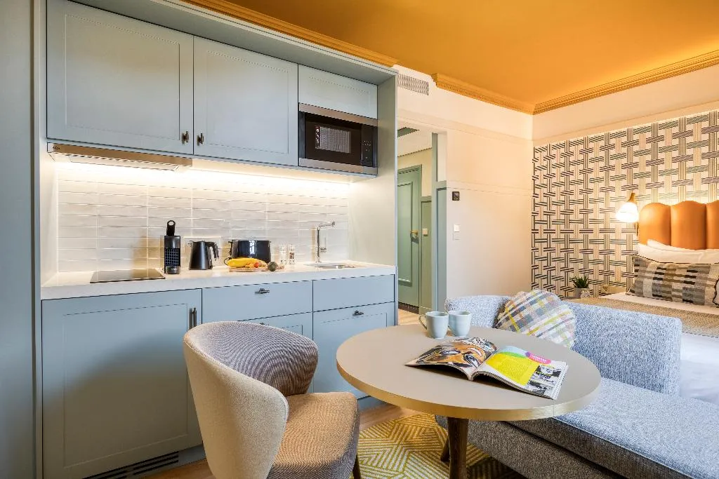 STUDIO STANDARD Room, Citadines Canal Amsterdam, Amsterdam
