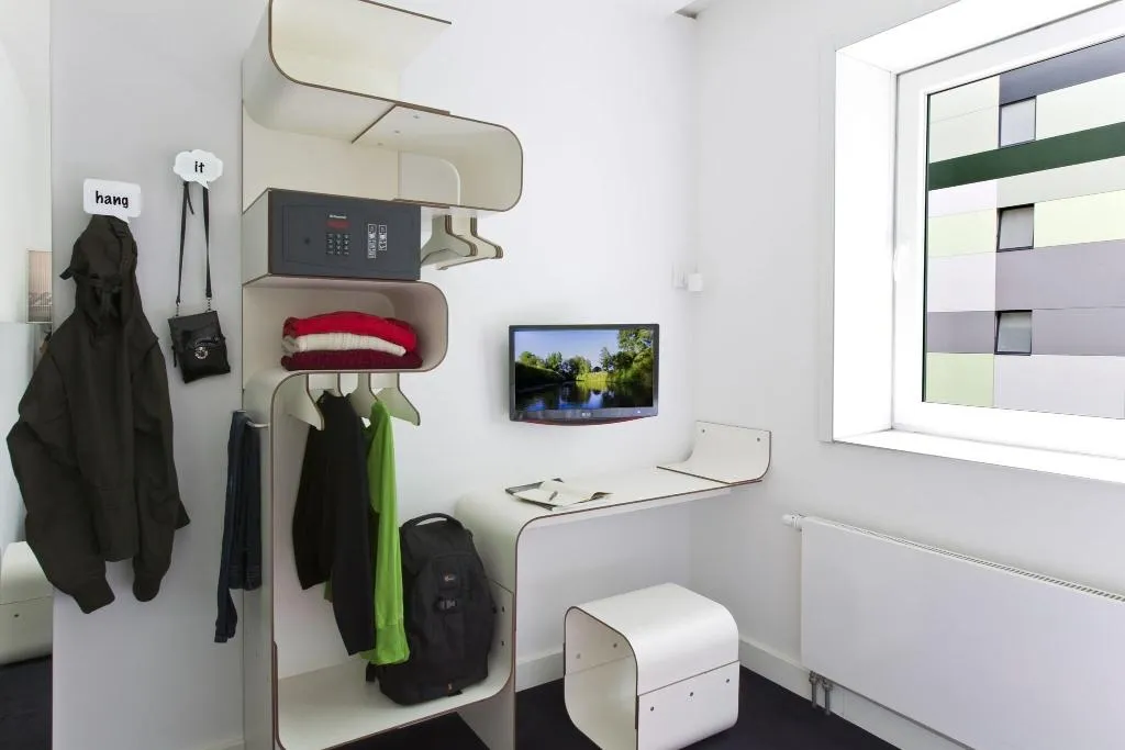 SINGLE STANDARD Room, Gat Point Charlie, Berlin