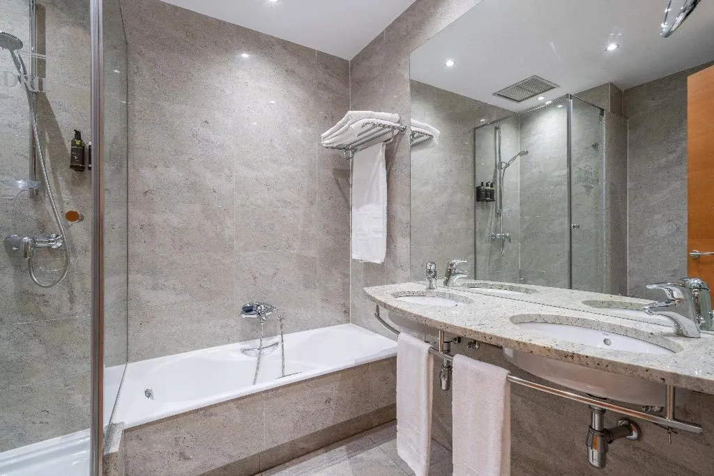 Double or Twin DELUXE Room, Eurostars Puerta Madrid, Madrid