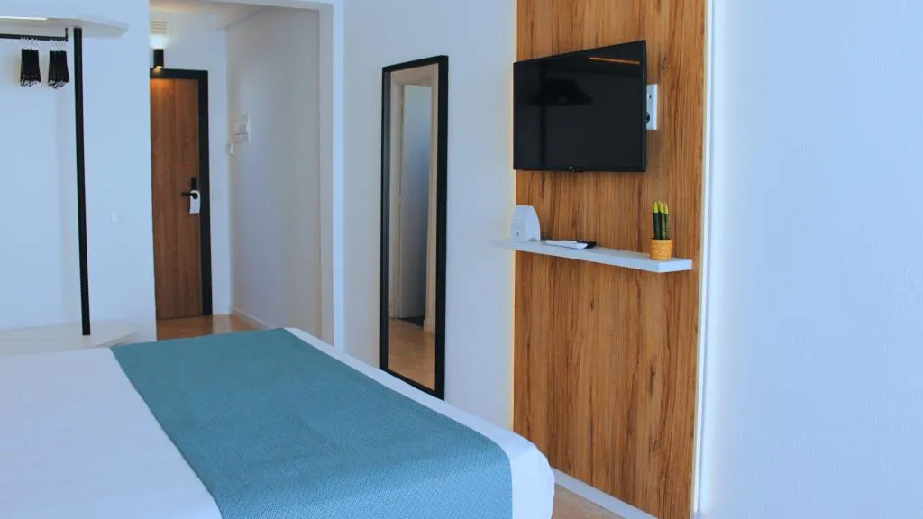 DOUBLE WITH TERRACE Room, Hotel Alfons, Menorca