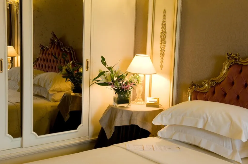 DOUBLE CLASSIC Room, Ca' Sagredo Hotel, Venice