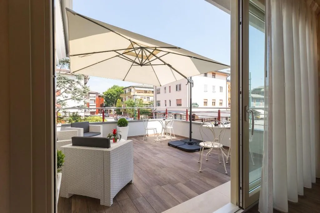 Terrace, Villa Erica & Villa Erica 1, Venice
