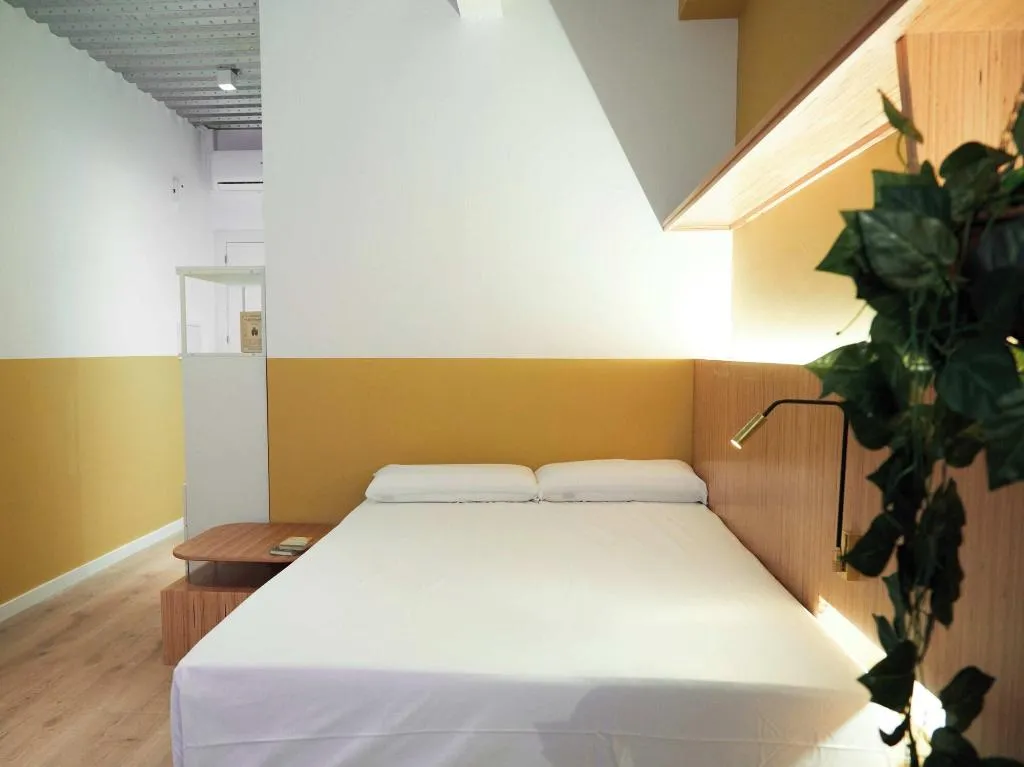 Room, Ola Living Hostal Tetuan, Madrid