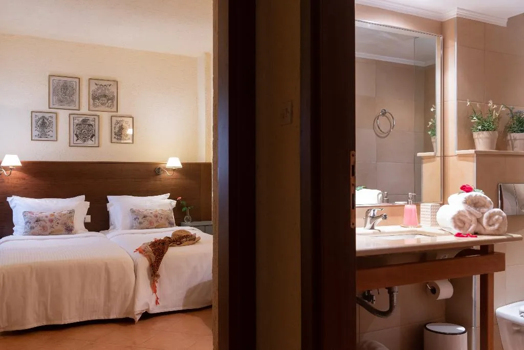 APARTMENT SEA FRONT Room, Porto Sisi Hotel Apartments, Crete