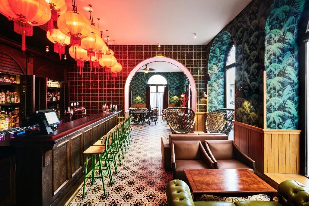 Bar, Generator Rome, Naples