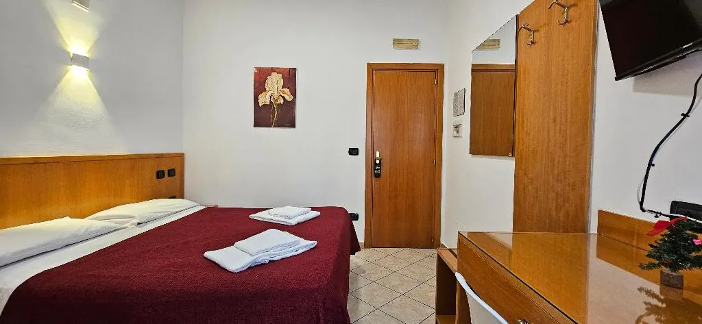Room, Zara, Naples