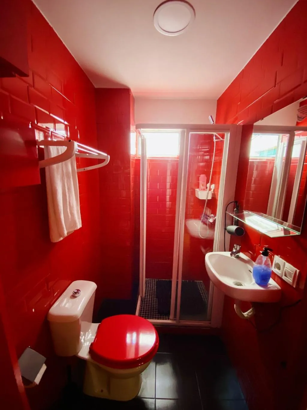 Room, Sevilla Kitsch Hostel Art, Seville