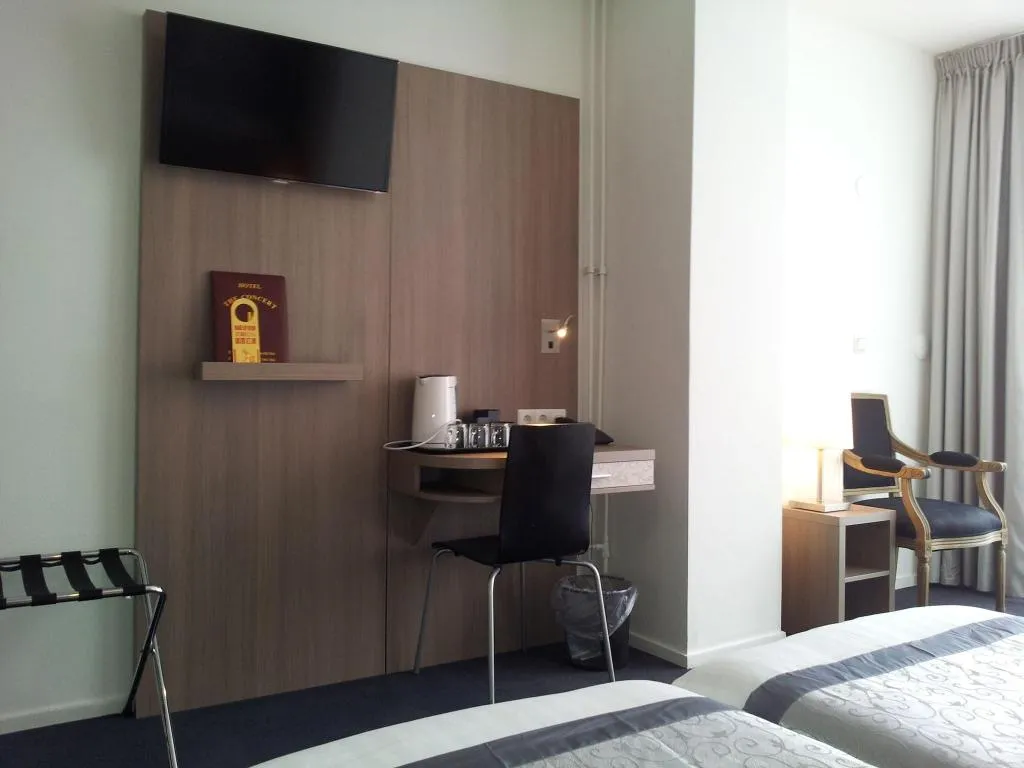 QUADRUPLE THREE BEDS Room, The Concert Hotel, Amsterdam