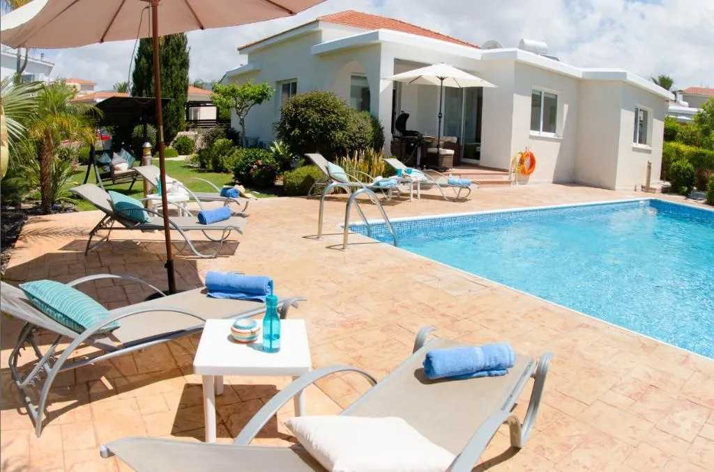 Pool, Bungalow Cassia, Cyprus
