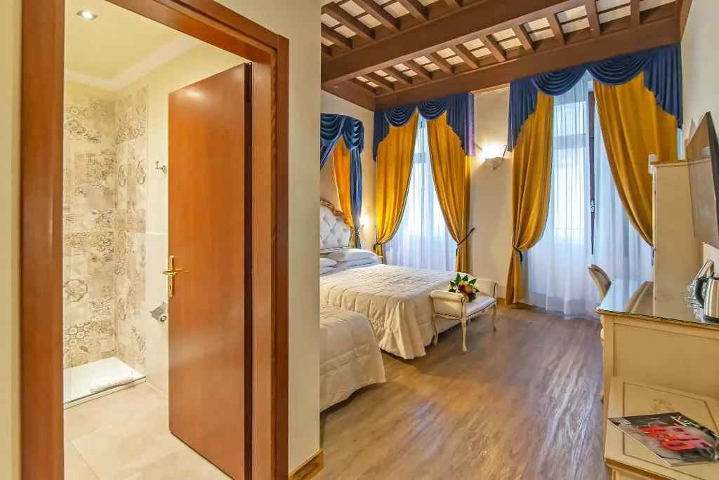 TRIPLE STANDARD Room, Porta Faenza, Florence