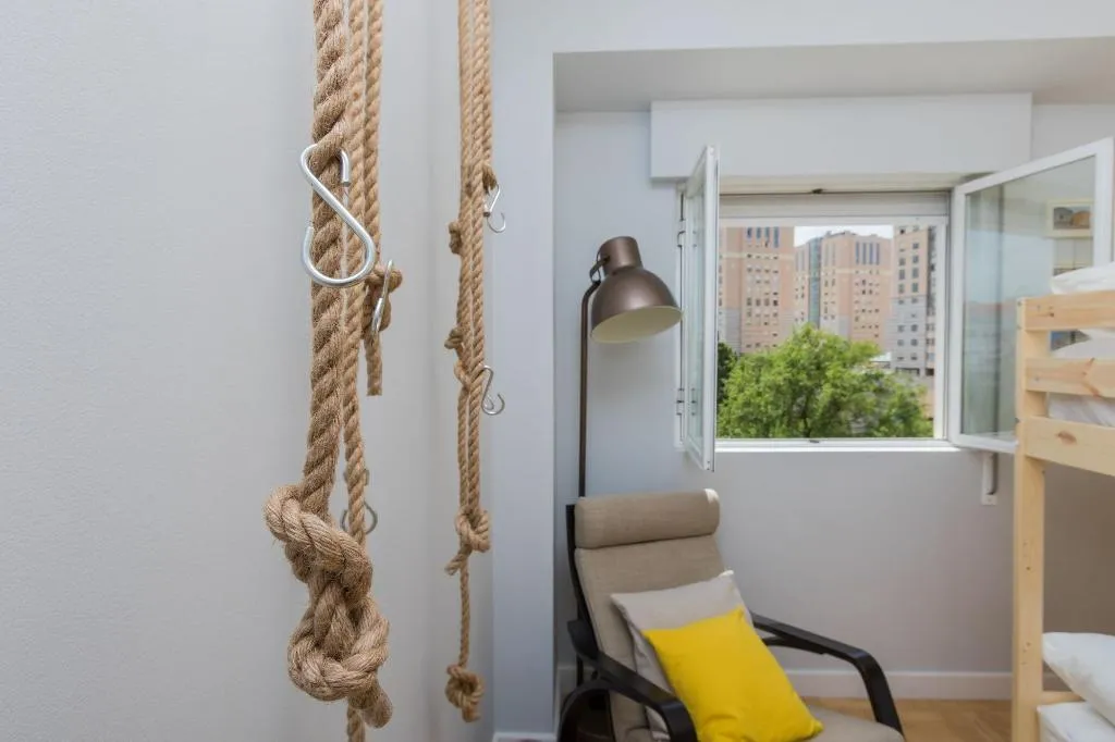 Room, Lisbon Airport Hostel, Lisbon