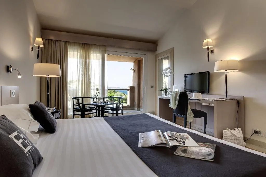Double or Twin SUPERIOR SEA VIEW Room, L'Ea Bianca Luxury Resort, Olbia