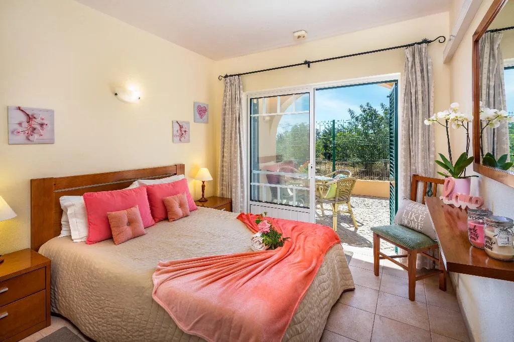 APARTMENT TWO BEDROOMS ONE BATHROOM Room, Apartamentos Monte dos Avós, Albufeira, Algarve