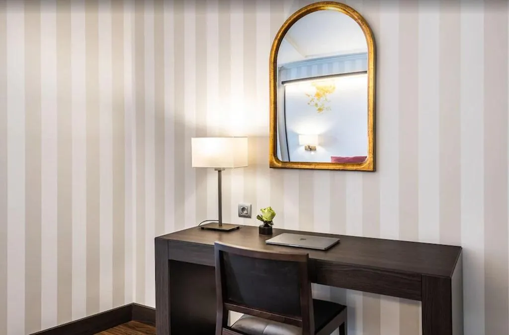 JUNIOR SUITE DELUXE QUEEN BED Room, Intelier Palacio de San Martín, Madrid