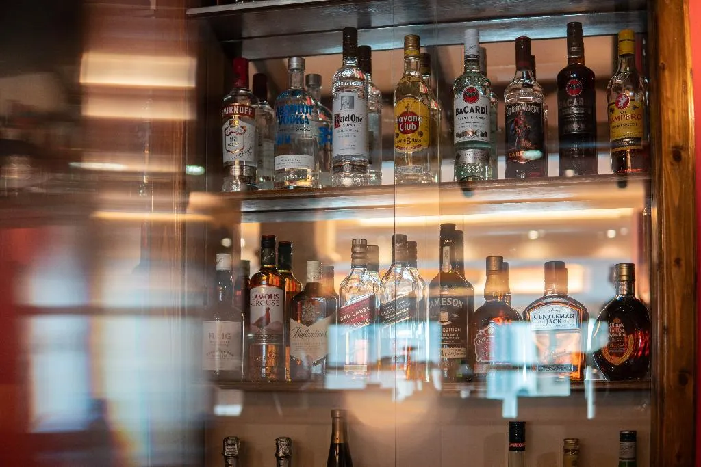 Bar, Argo, Athens
