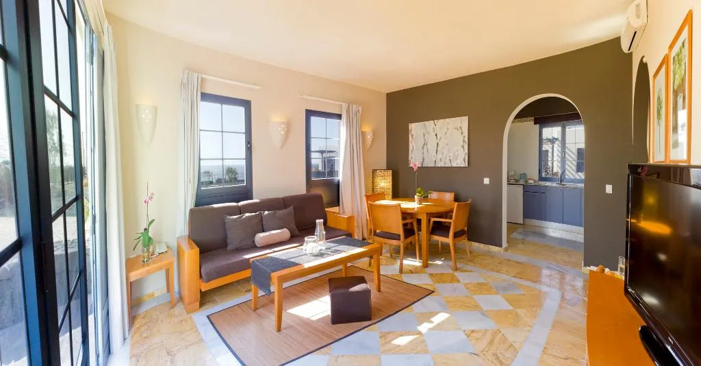 VILLA CAPACITY 4 TWO BEDROOMS Room, Vik  Coral Beach, Lanzarote