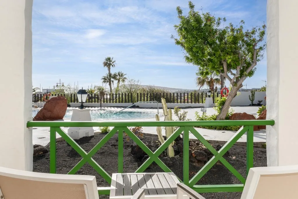 DOUBLE SINGLE USE POOL VIEW Room, Hotel LIVVO Volcan Lanzarote, Lanzarote