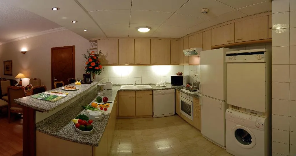 Room, Millennium Plaza Downtown Suites exCrowne Plaza Ap, Dubai