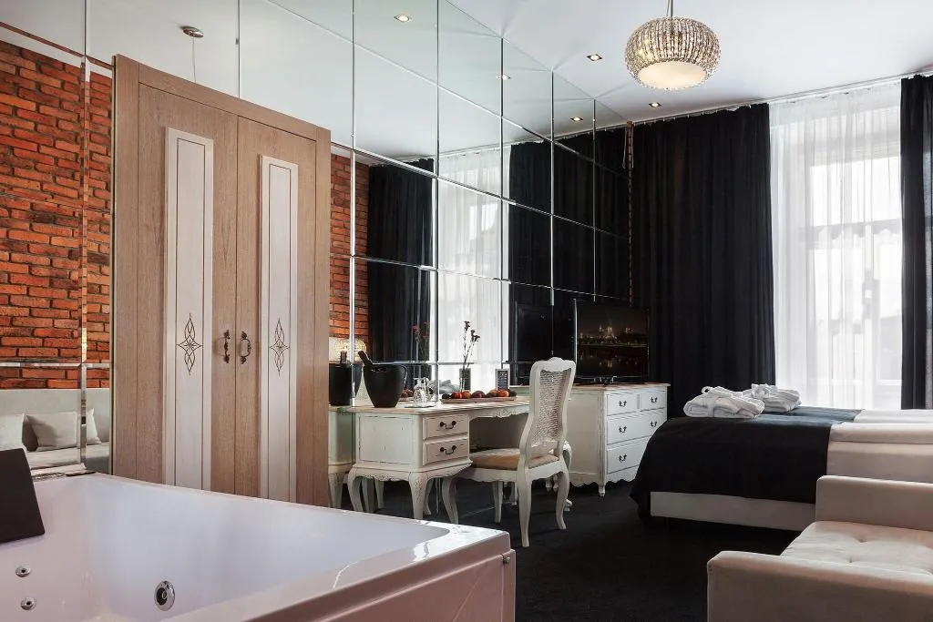 JUNIOR SUITE CITY VIEW Room, Betmanowska Main Square Residence, Krakow