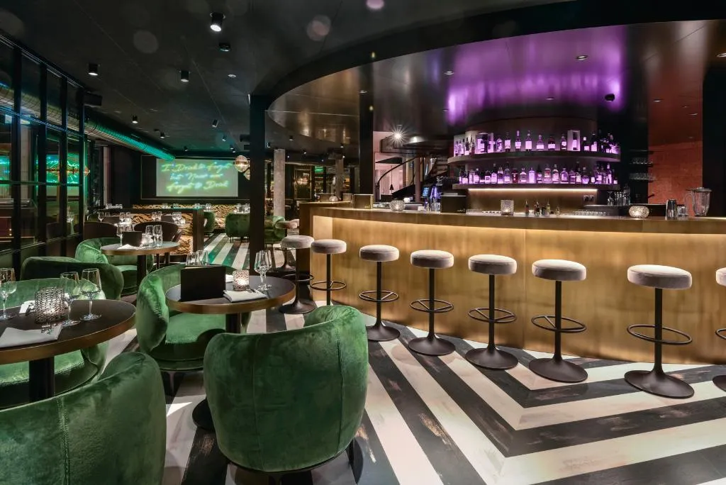 Bar, Central Plaza Hotel, Zurich