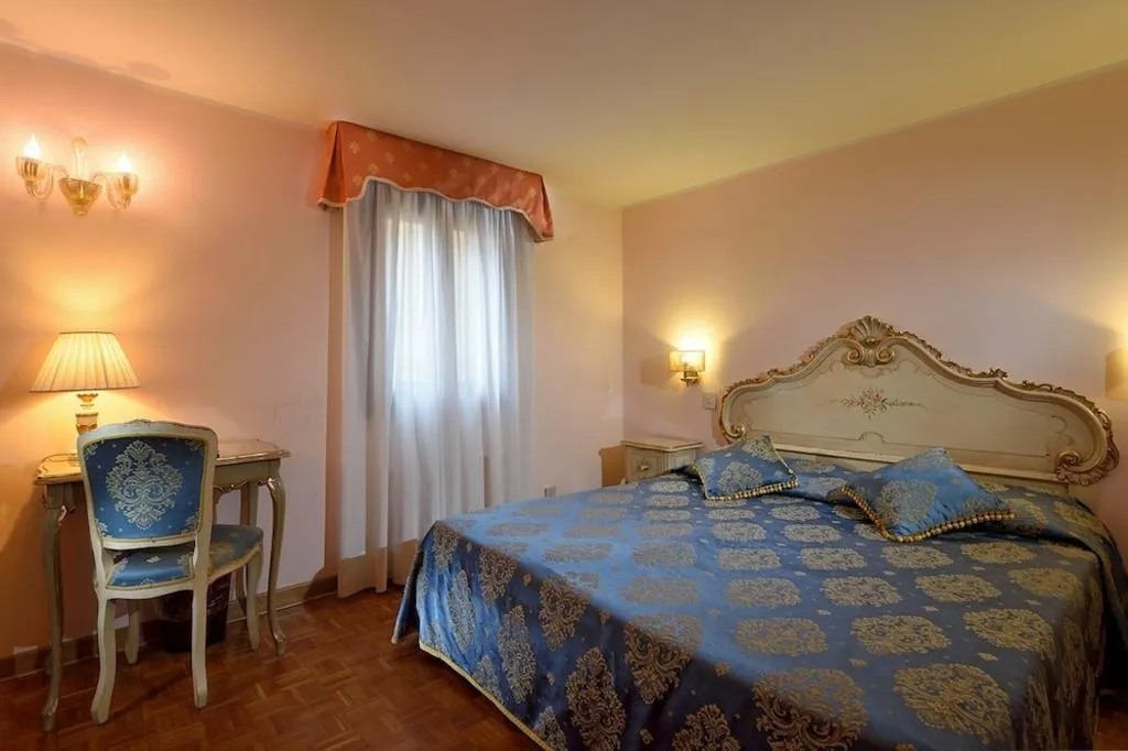 DOUBLE CLASSIC Room, Royal San Marco, Venice