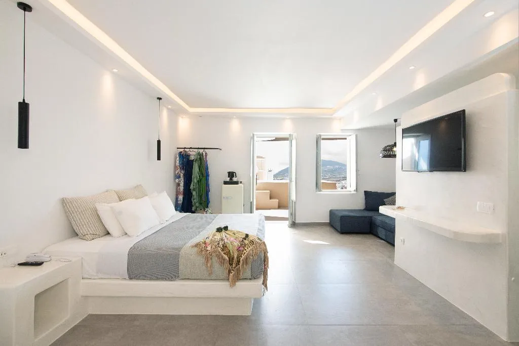 SUITE WITH VIEWS Room, Caldera Cliff Illusion Suites, Santorini