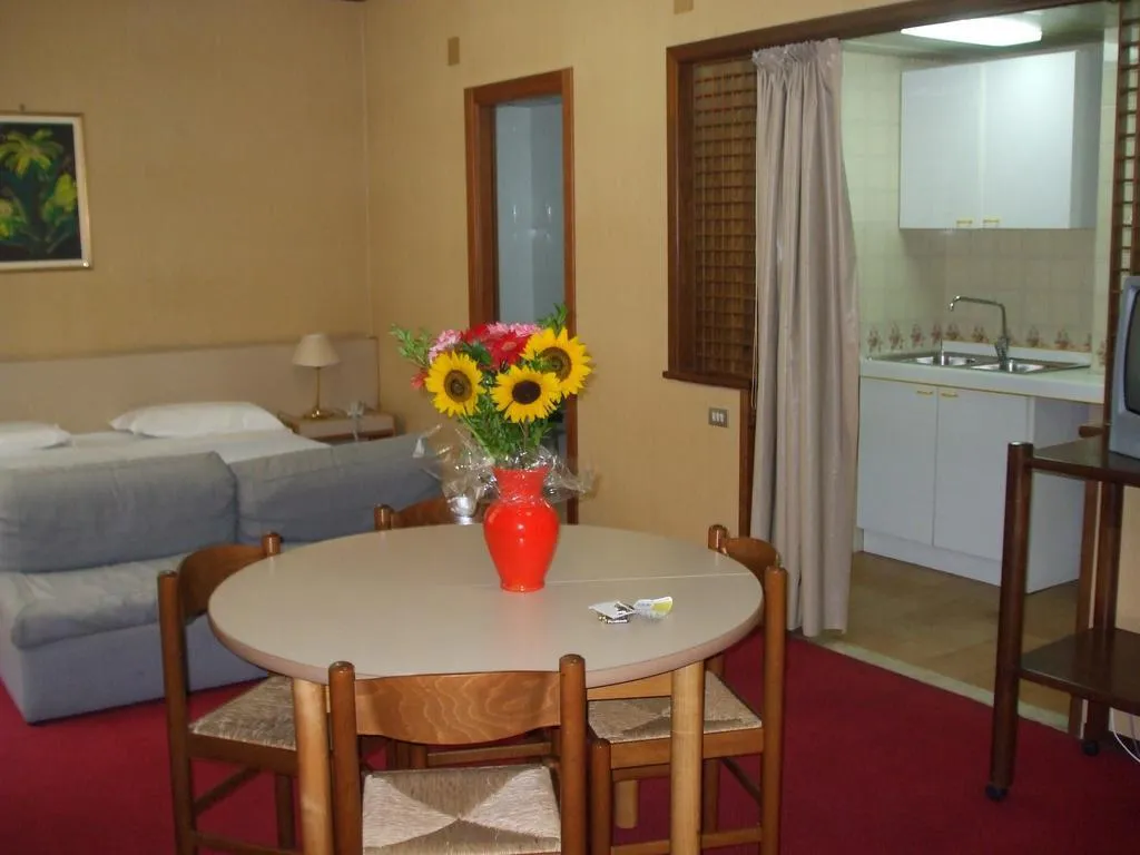 Room, Albergo Mediterraneo, Palermo