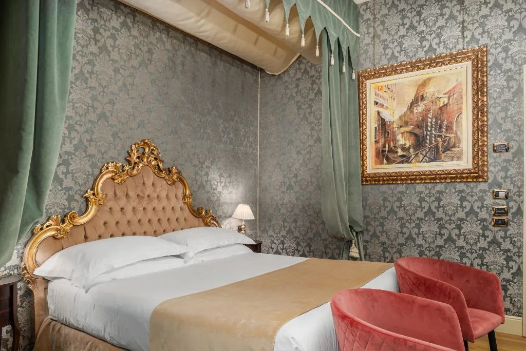 DOUBLE STANDARD Room, Palazzo Paruta, Venice
