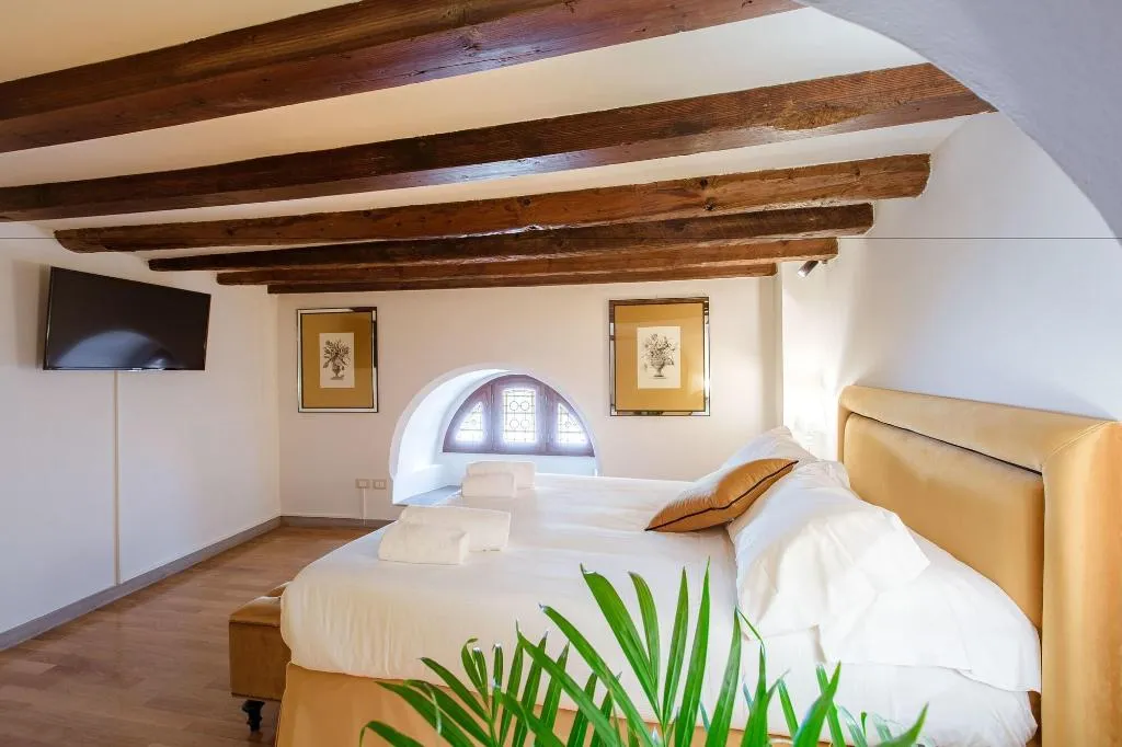Room, Relais Tosinghi, Florence