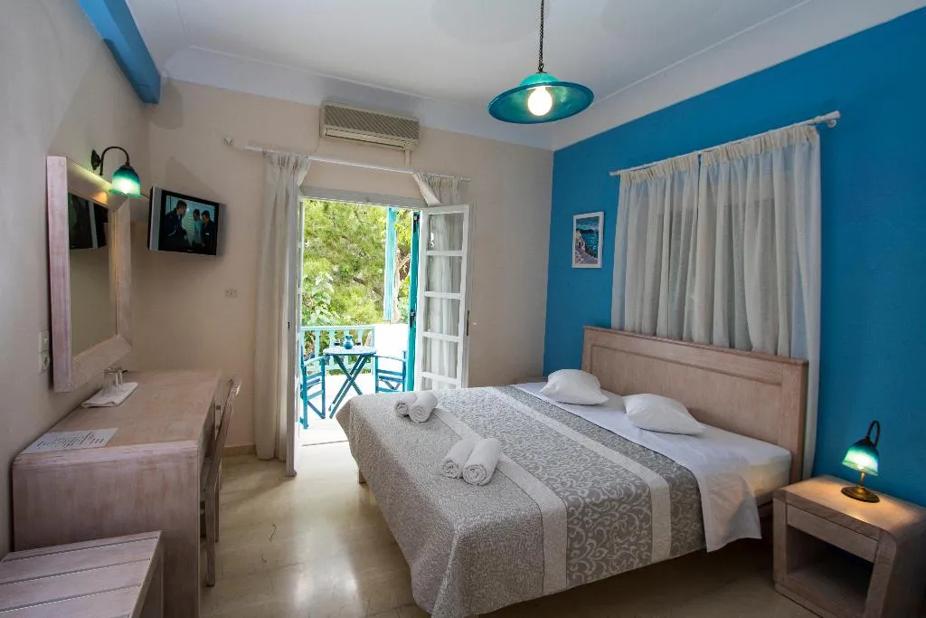 Double or Twin STANDARD Room, Andreas Aparthotel, Santorini