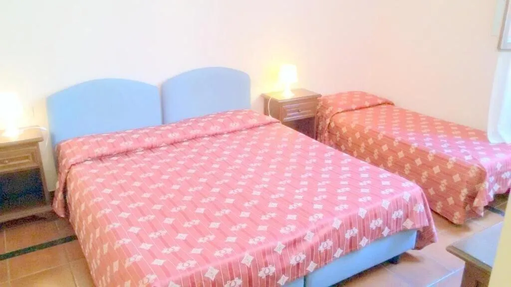 Room, Rita Major, Florence