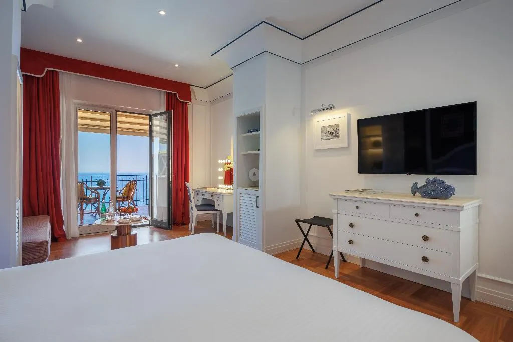 JUNIOR SUITE WITH TERRACE Room, Grand Hotel San Pietro, Taormina