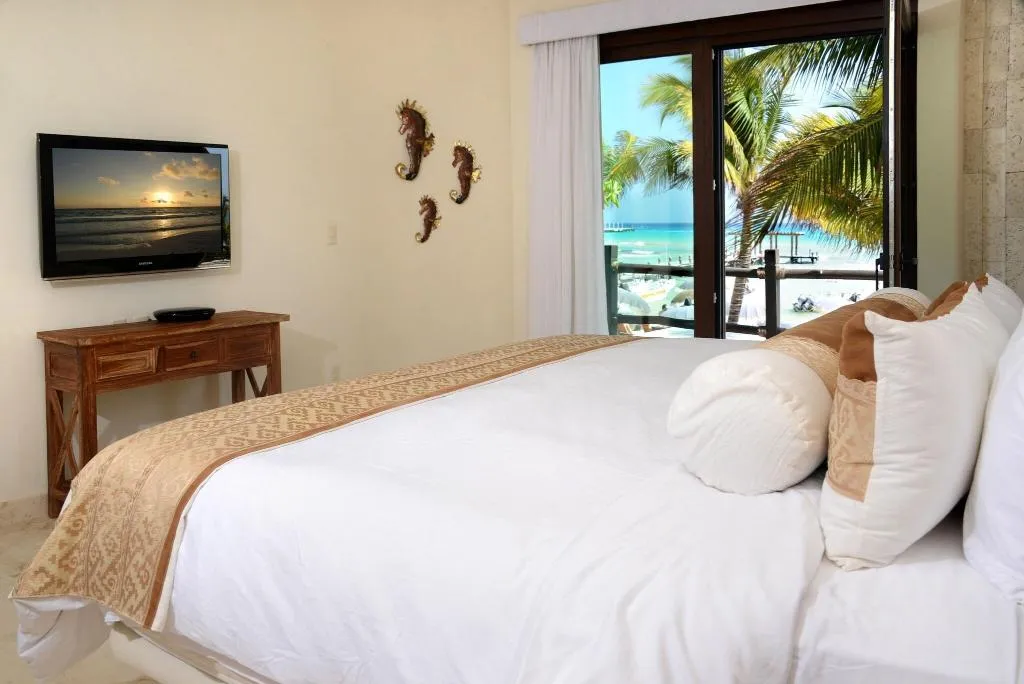 Room PREMIUM OCEAN VIEW Room, El Taj Ocean Front and Beachside Condo Hotel, Playa Del Carmen