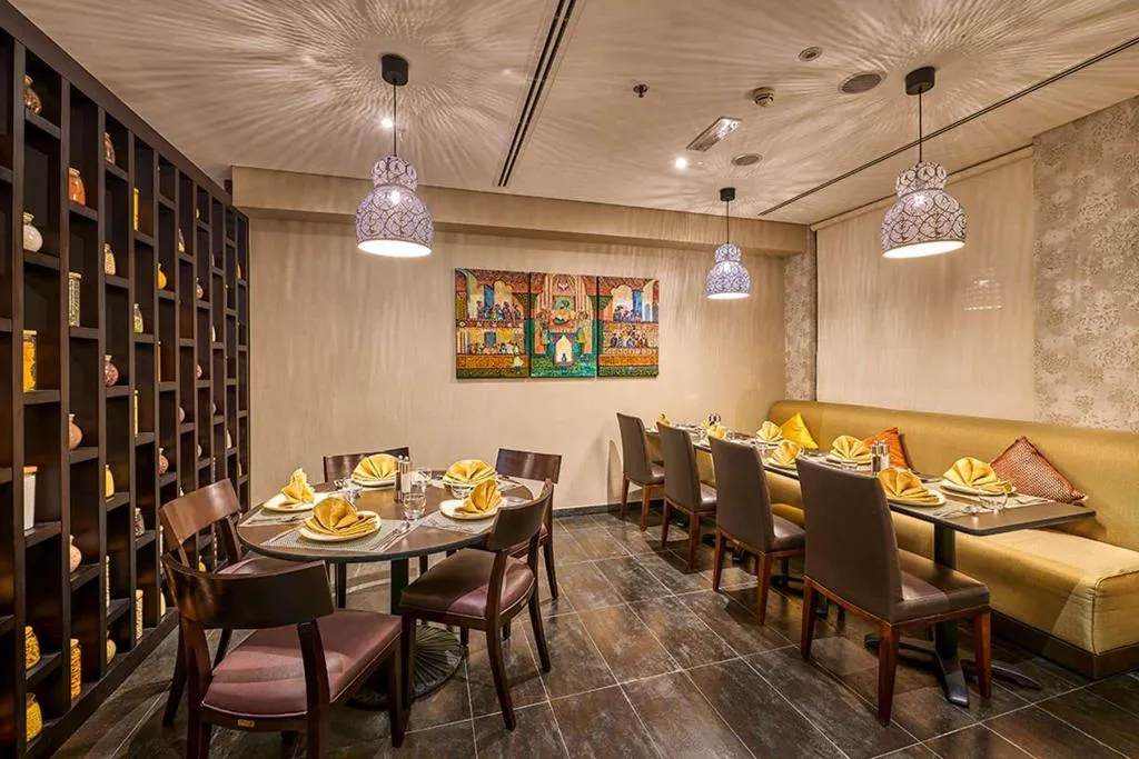 Restaurant, Ramada Hotel & Suites by Wyndham JBR, Dubai