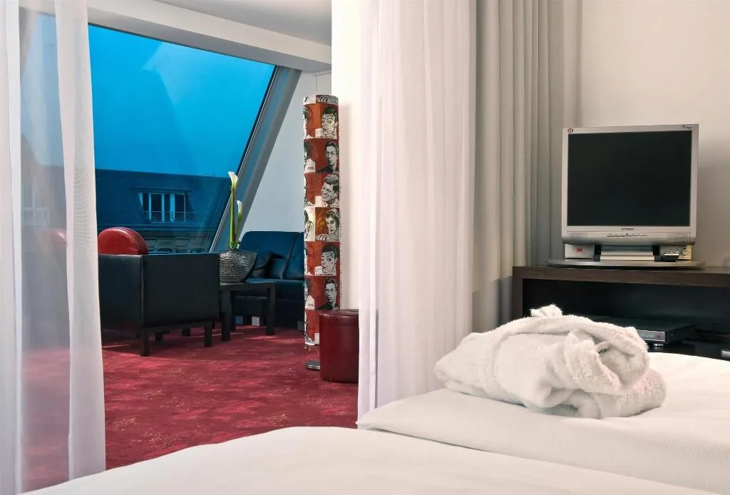 JUNIOR SUITE WITH DOUBLE BED Room, Arcotel Velvet Berlin, Berlin