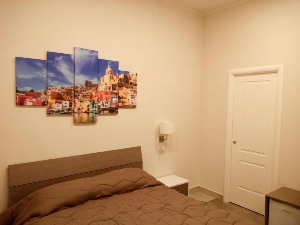 Room, B&B La Dimora del Conte, Naples