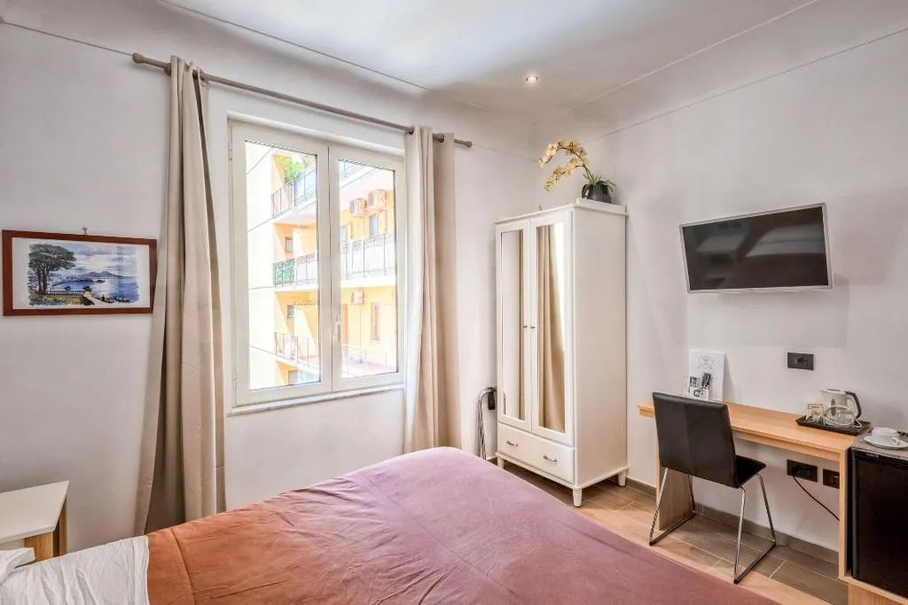 Room, B&B Giacomino, Naples