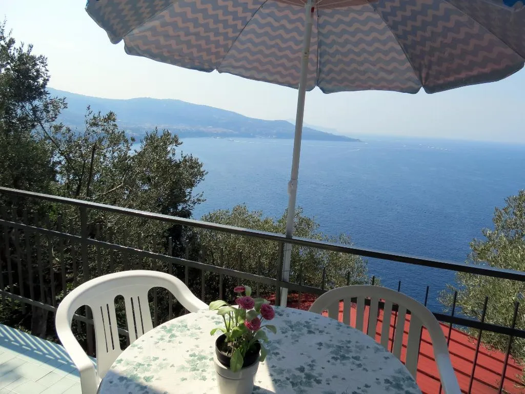 CHALET SEA VIEW CAPACITY 2 Room, Baia Serena, Naples