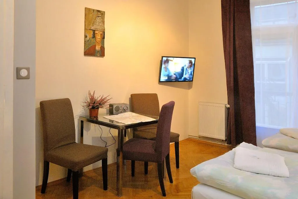 Room, Cybulskiego Guest Rooms, Krakow