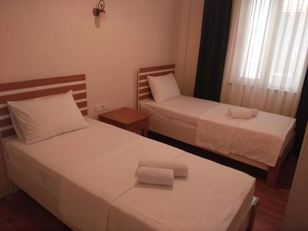 Room, Grandma's Garden, Dalaman