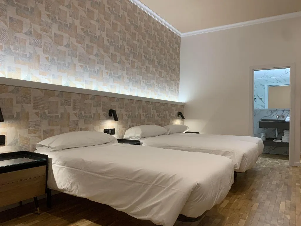 TRIPLE CAPACITY 3 Room, Super Balmes Guest House, Barcelona