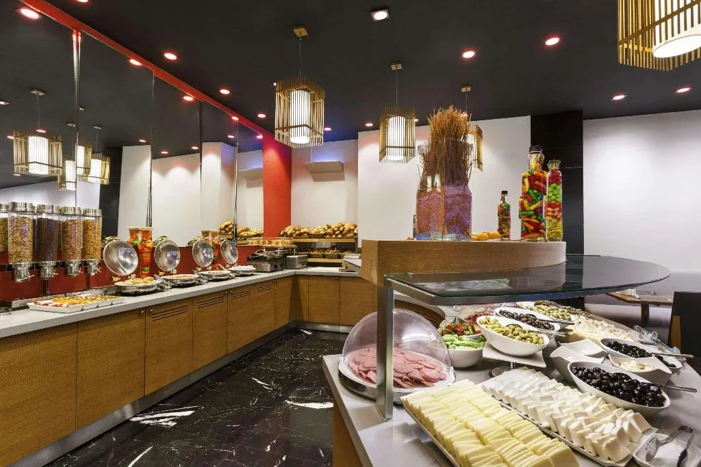 Restaurant, Ramada Encore By Wyndham Izmir, Izmir