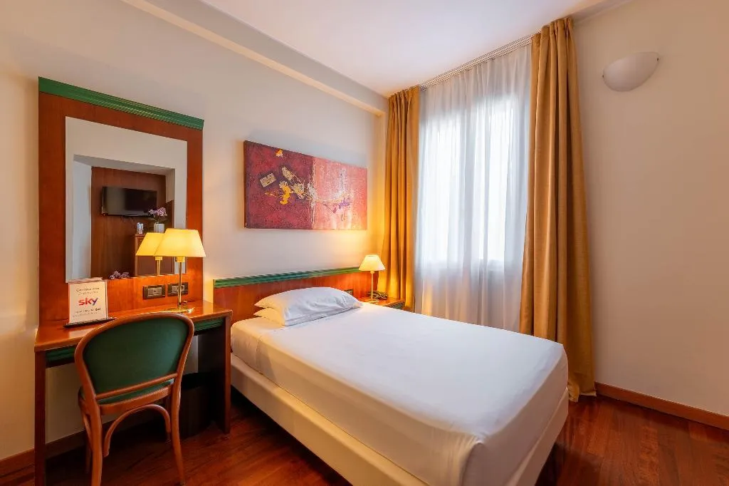 SINGLE STANDARD Room, Hotel Raffaello, Milan