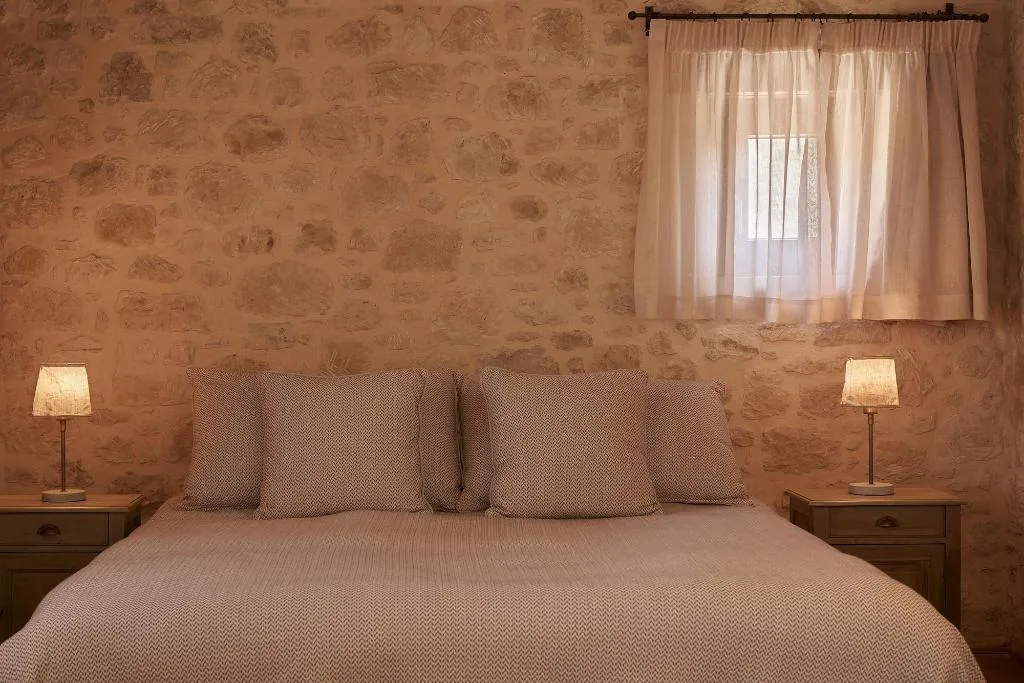 Room, Kapsaliana Village Hotel, Crete