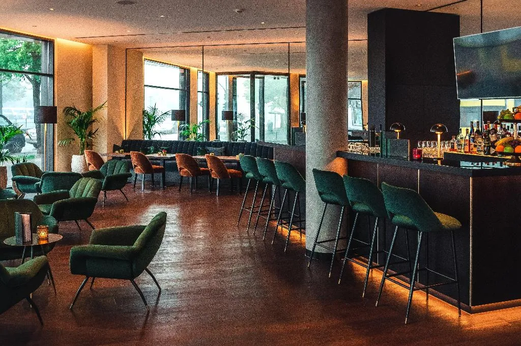 Bar, Holiday Inn Berlin City Center East-Prenzl. Allee, Berlin