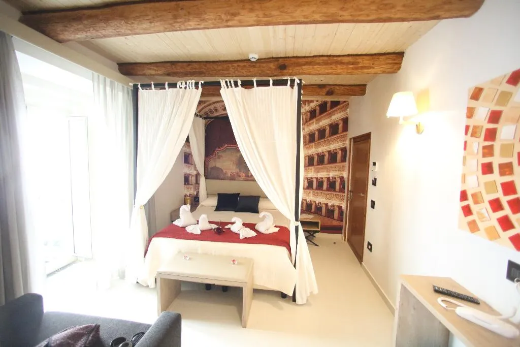 DOUBLE DELUXE Room, Relais Piazza del Plebiscito, Naples
