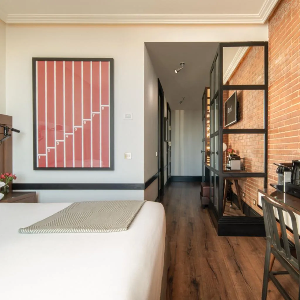 DOUBLE SINGLE USE DELUXE WITH BALCONY Room, Only You Hotel Atocha, Madrid